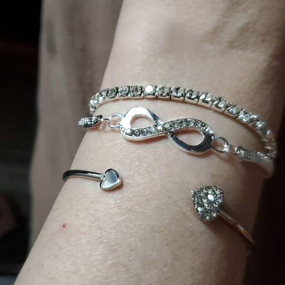 Set of 3 bracelets - Picture 1 of 2